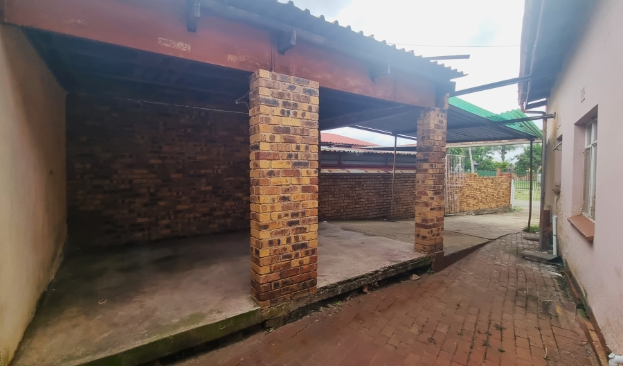 4 Bedroom Property for Sale in Karlienpark North West